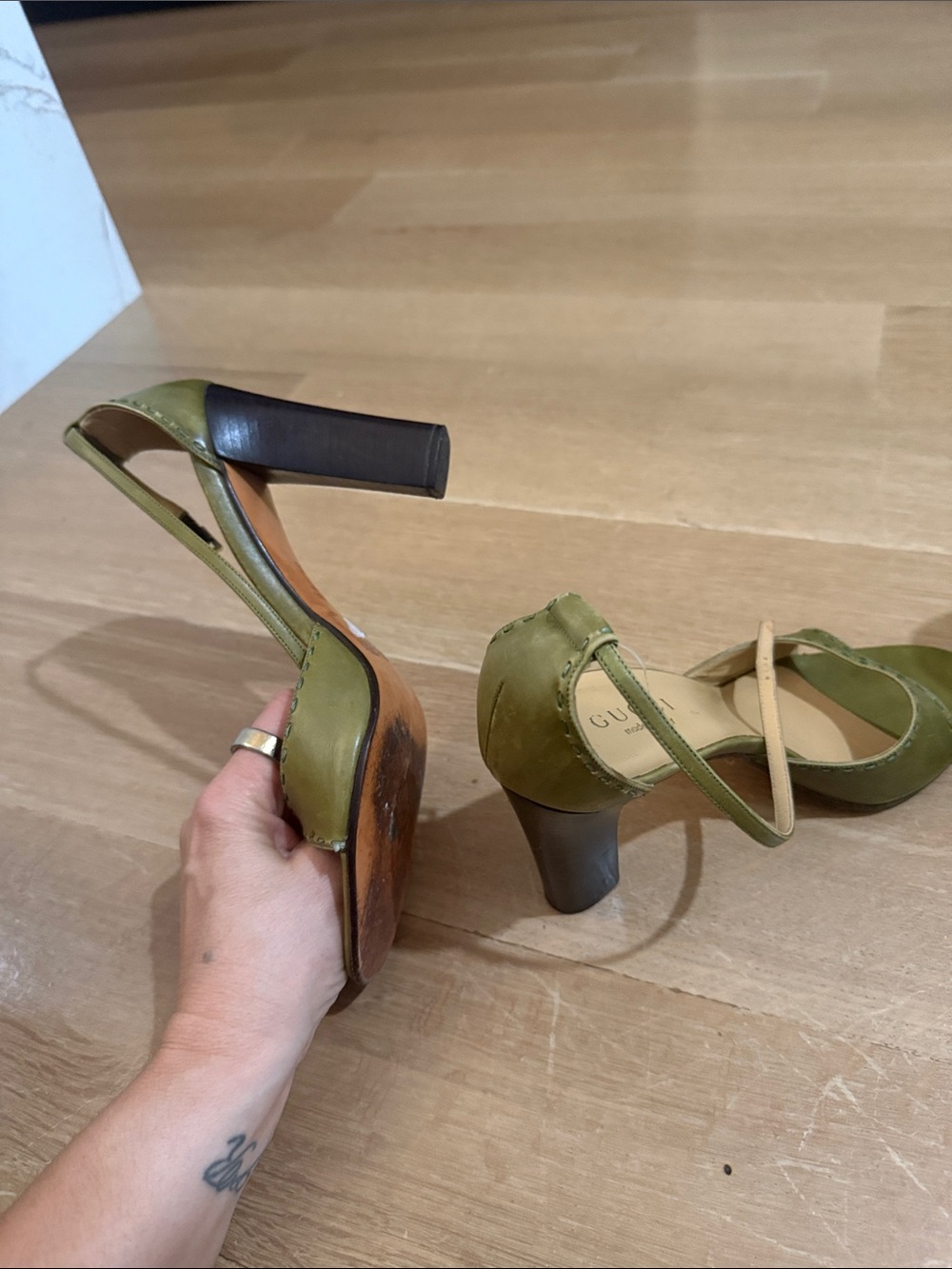 Gucci Olive Green Leather T-Strap High Heel Sandals - Picture 5 of 7
